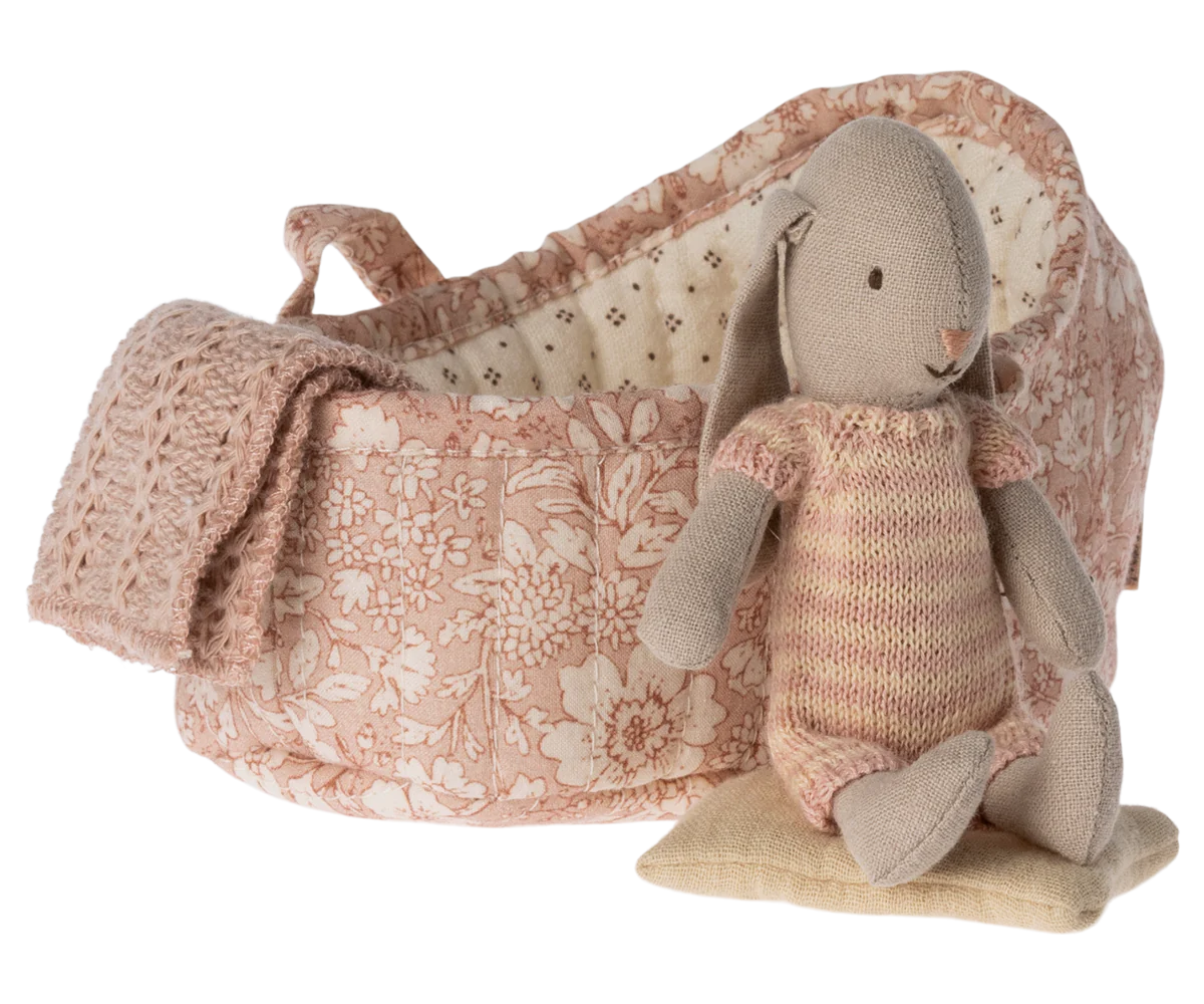 Bunny In Carry Cot, Micro Rose