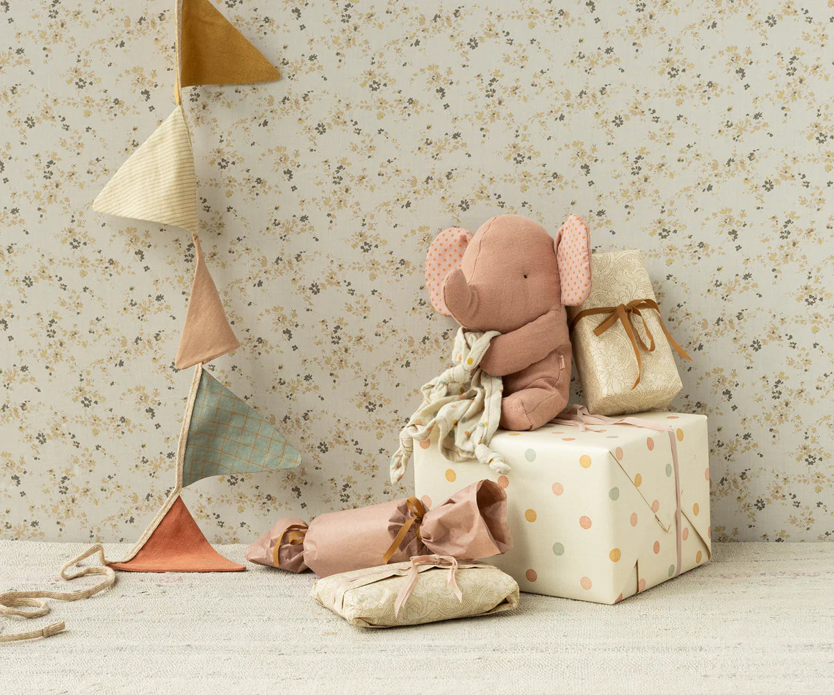 Lullaby Friends, Elephant Old Rose