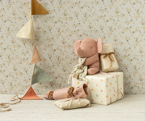 Lullaby Friends, Elephant Old Rose