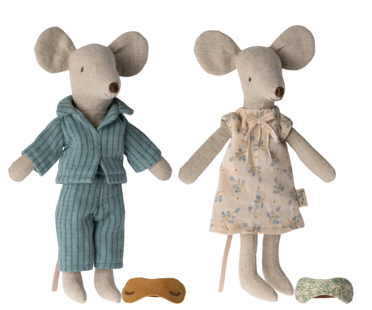 Mice in Cigar Box, Mum & Dad