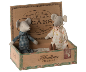 Grandma + Grandpa Mice In Cigarbox