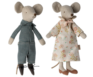 Grandma + Grandpa Mice In Cigarbox