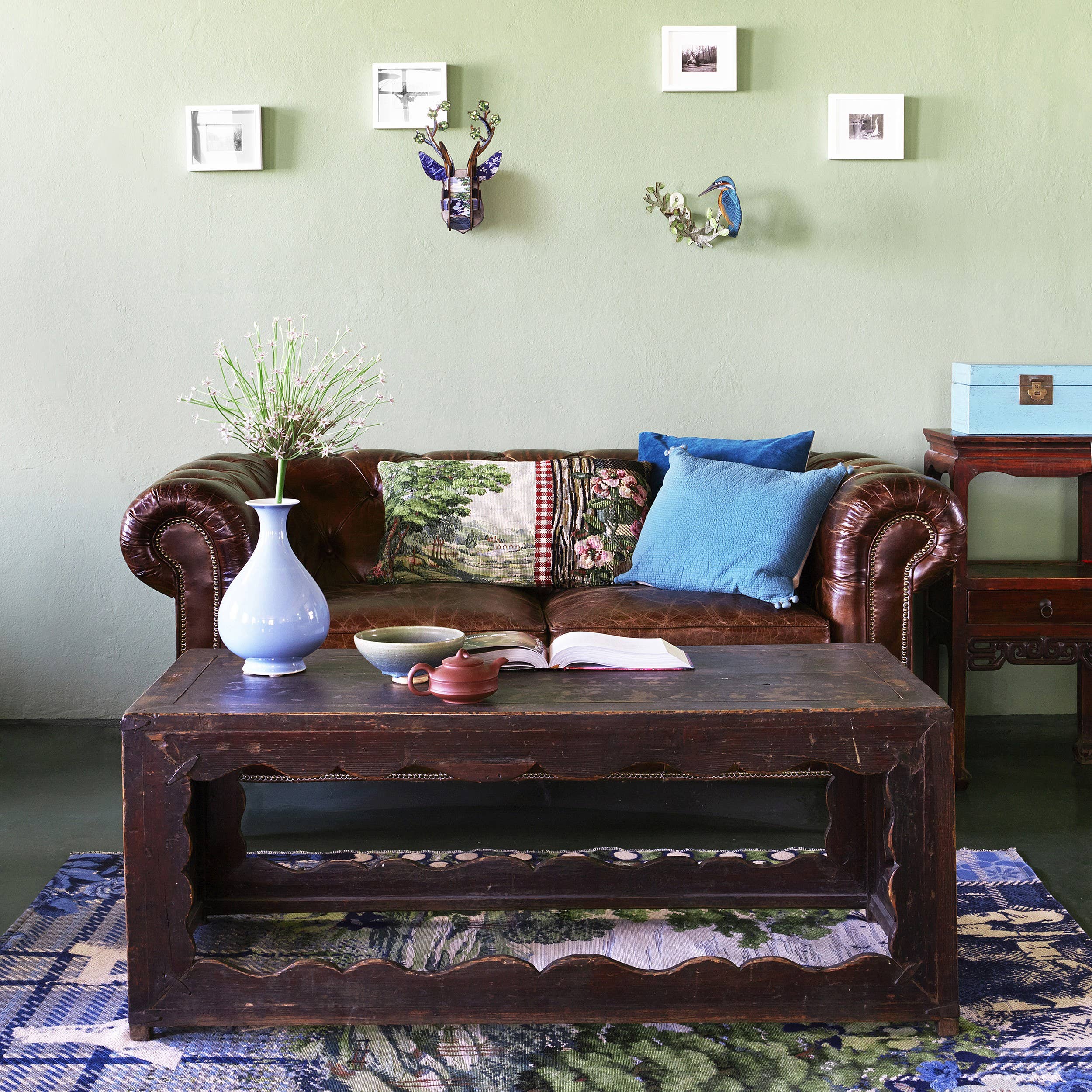 Miho - Wall and Bookcase Decoration - Red Baron