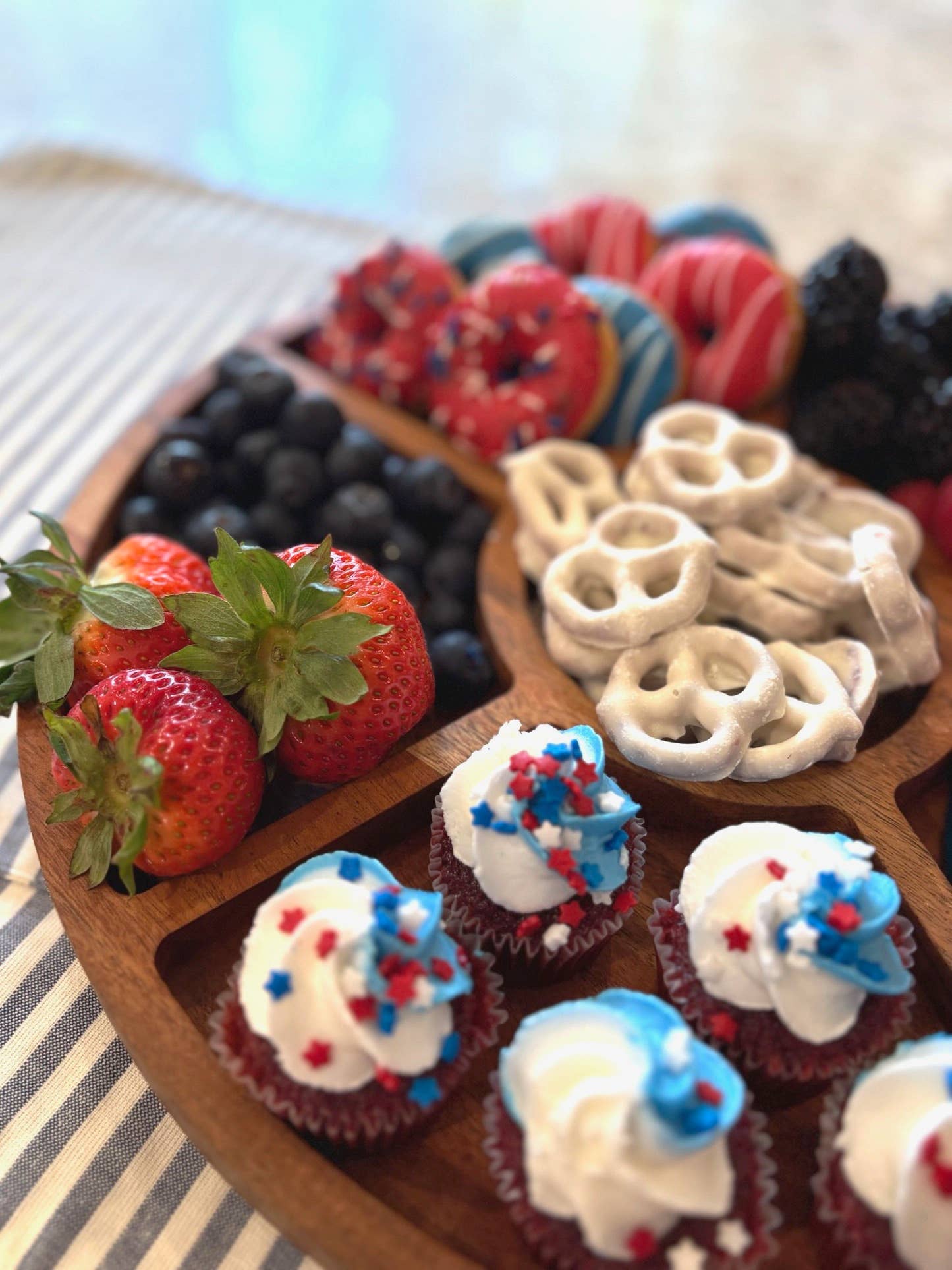 Small Divided Round Wood Tray