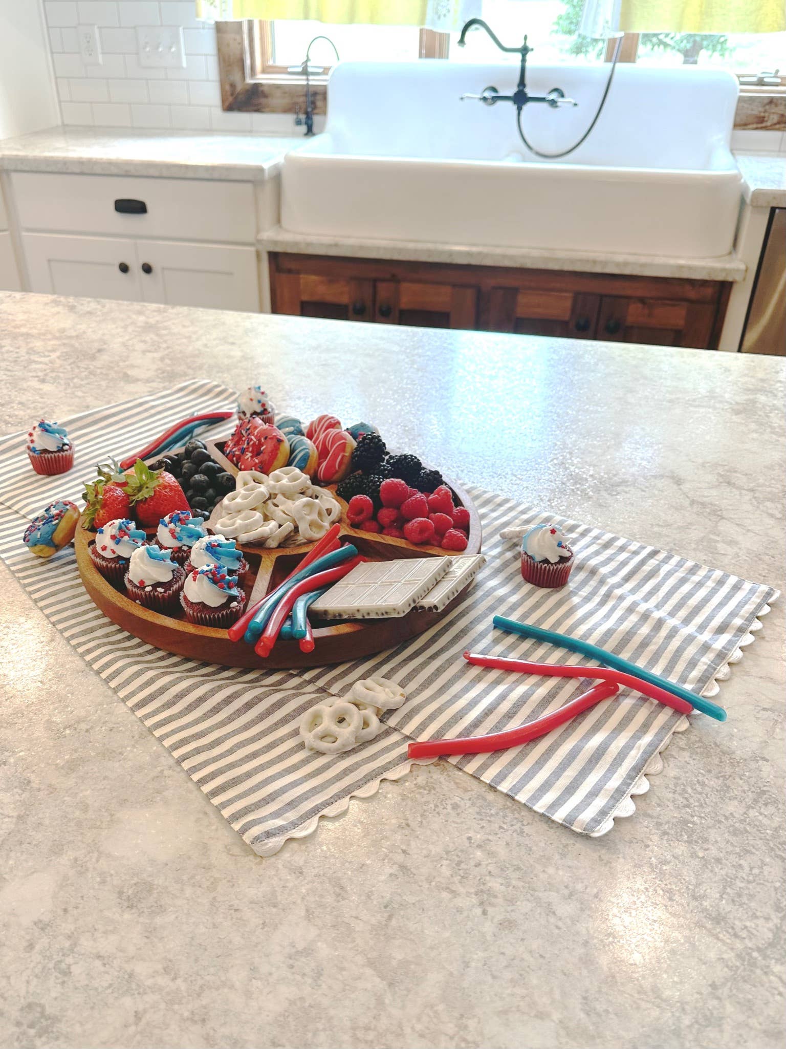 Small Divided Round Wood Tray