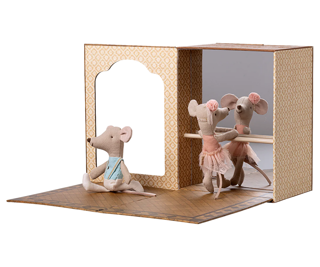 Ballet Mice Dance Studio, Little Sister + Brother