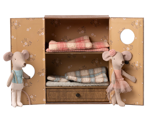Ballet Mice Dance Studio, Little Sister + Brother
