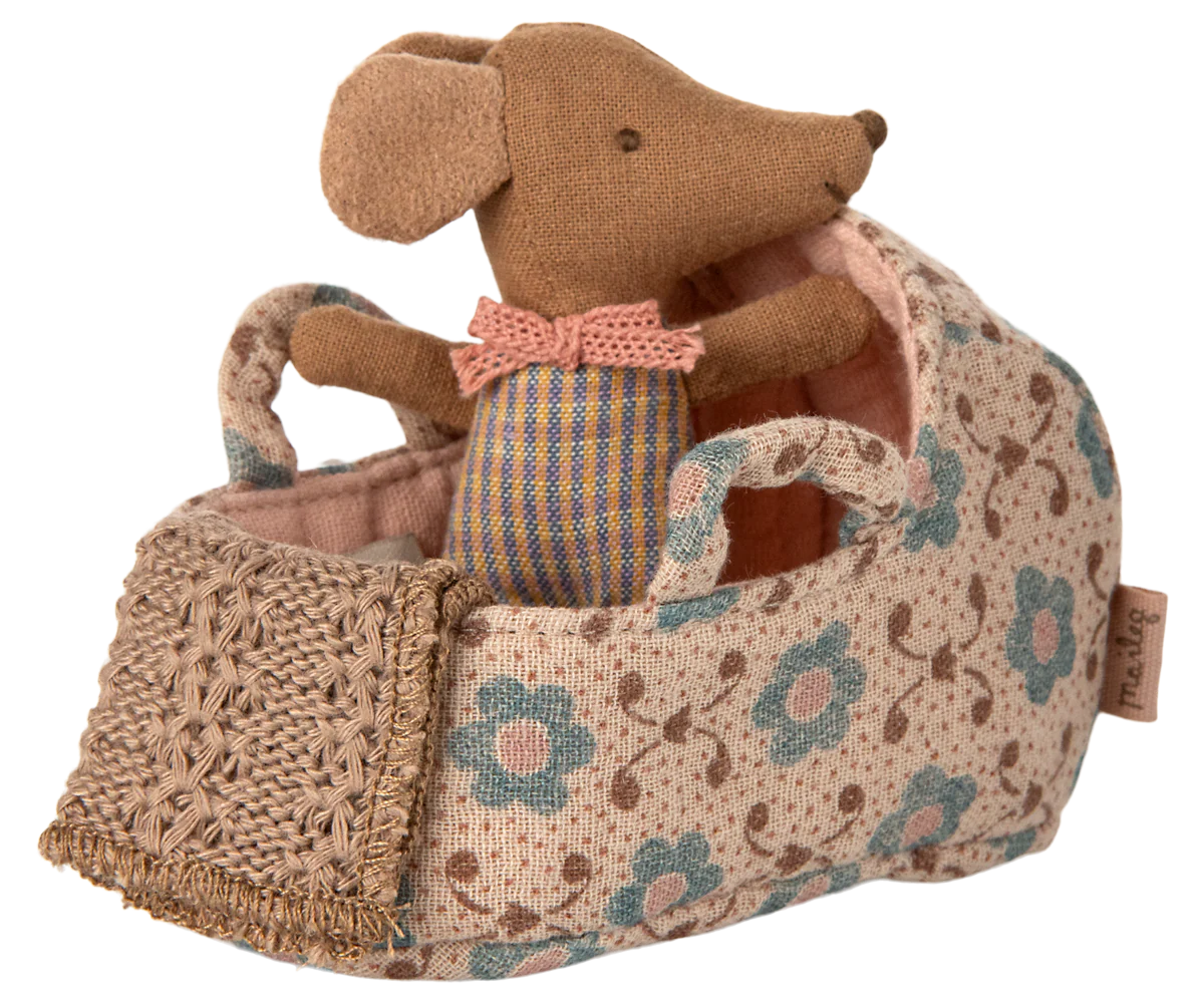 Carry Cot, Rose
