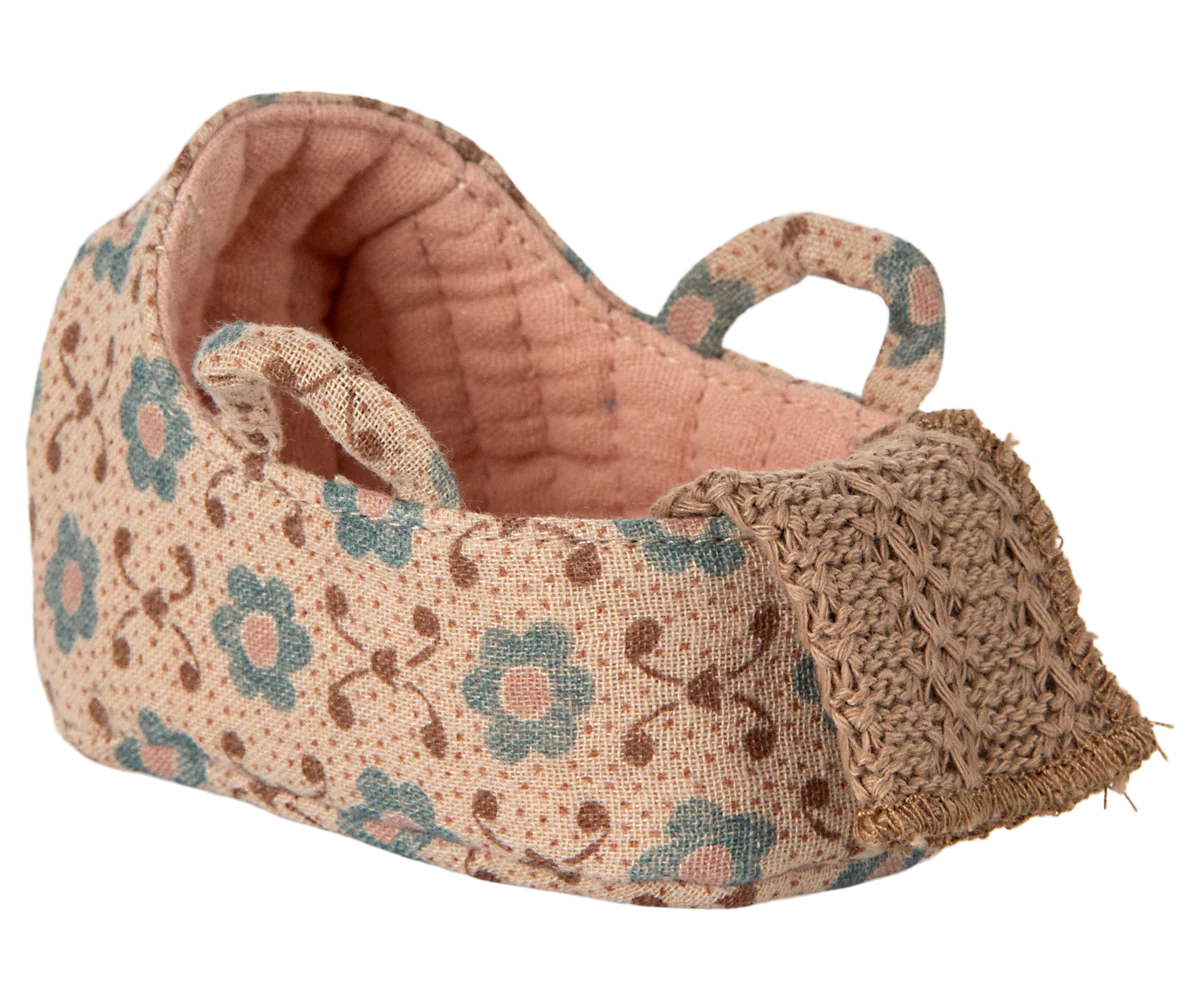 Carry Cot, Rose