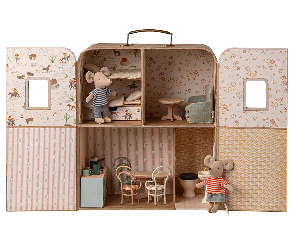 Suitcasa, Little Sister + Brother Mouse