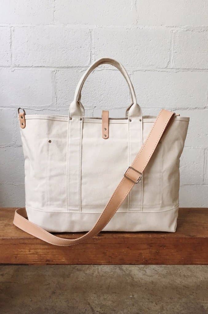 ESCAPE Cargo Bag: Olive Green
