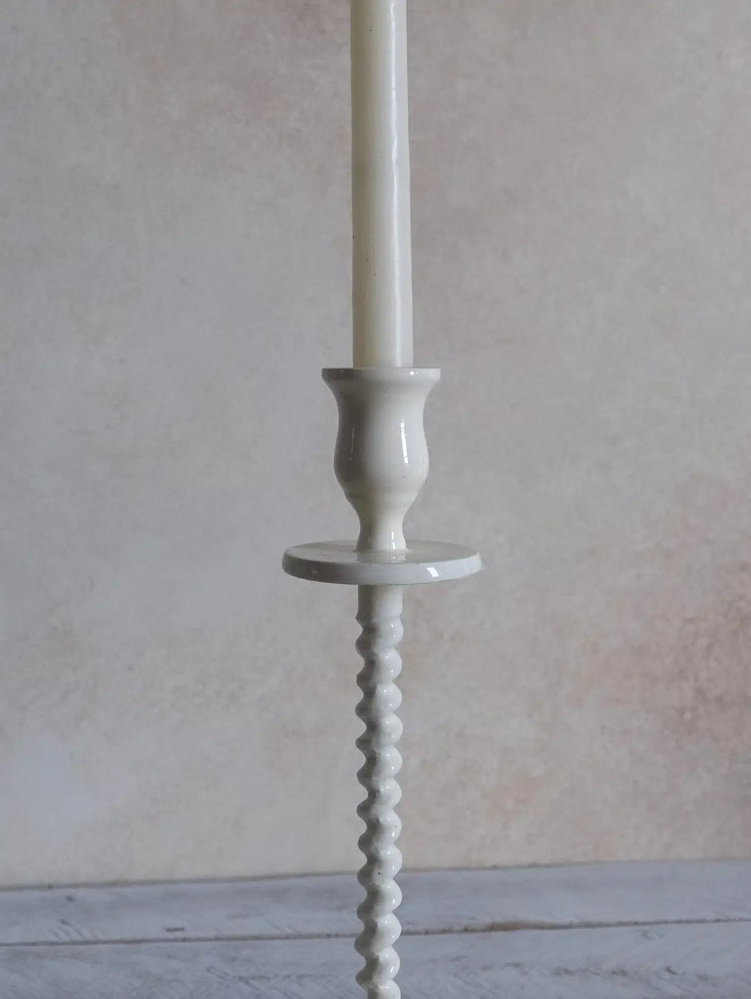 Corkscrew Taper Holder Off White Small