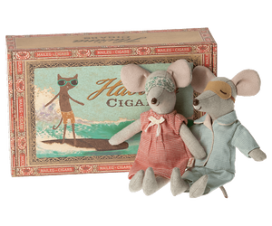 Mice in Cigar Box, Mum & Dad