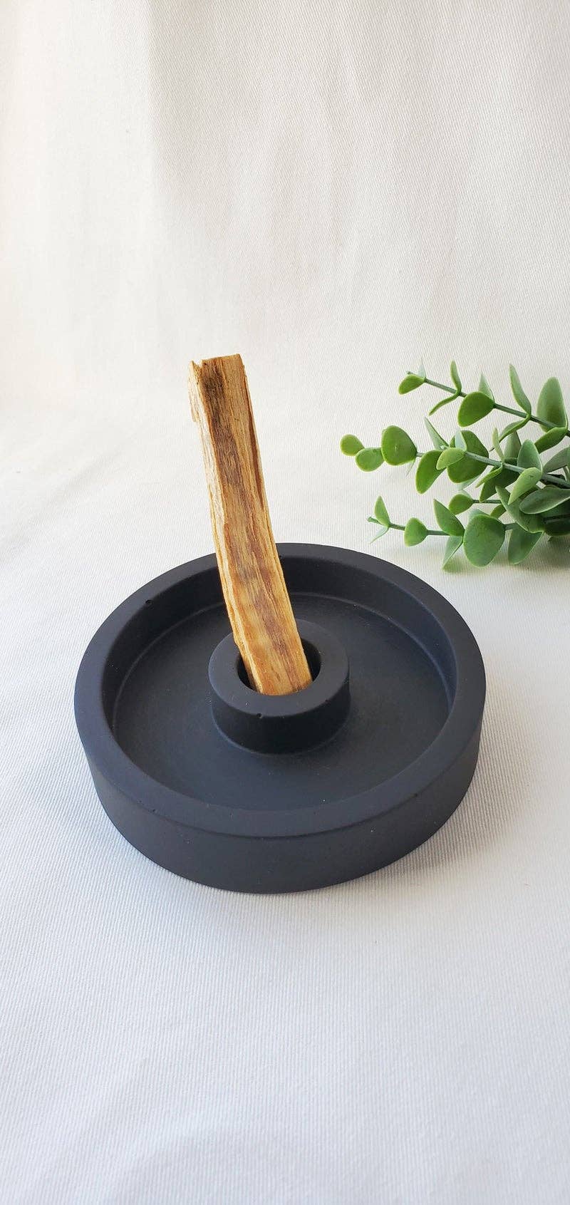 Palo Santo Dish, Black